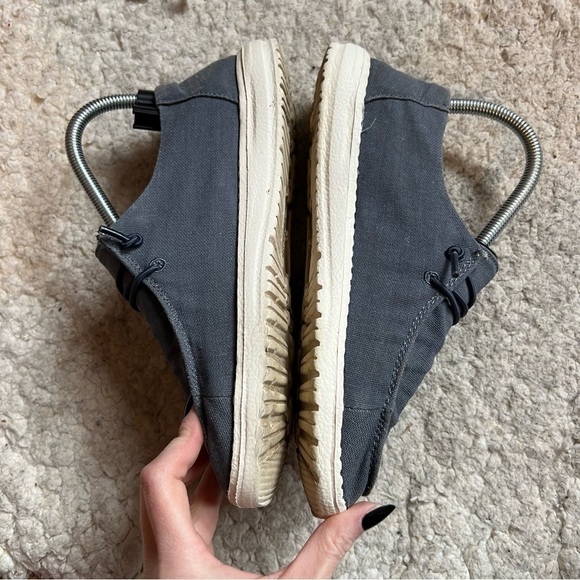 Hey Dude: Women's 'Wendy' Chambray Canvas Upper Slip On Loafer Sneakers Sz 7 - Picture 3 of 9